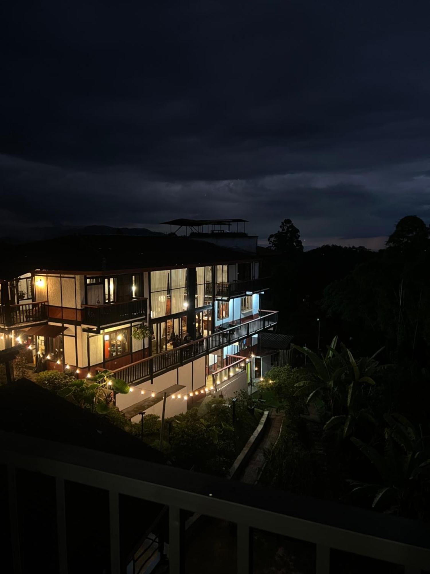 Coffee Tree Boutique Hostel 萨兰托 外观 照片